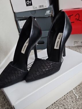 Steve Madden Black Pointed Toe Stiletto Pumps with Textured Upper